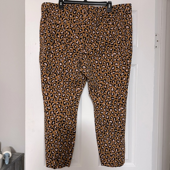 NWOT Old Navy Leopard Cheetah Pixi Pants 20 Animal Print - Picture 2 of 6